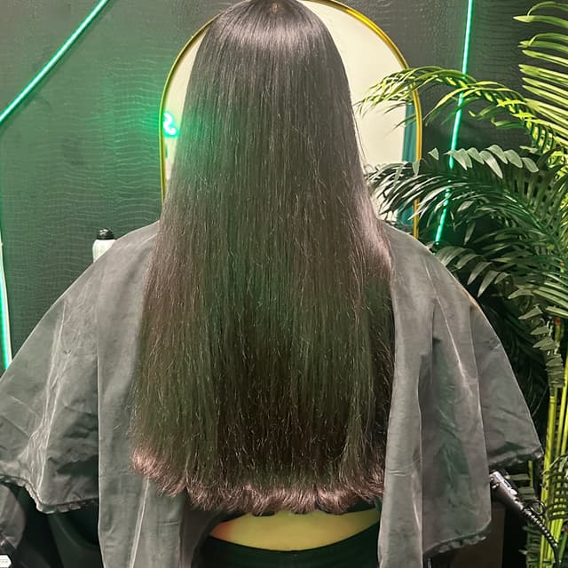 Salone Trè Luxe Maintenance Club at Salone Trè in Chicago, IL